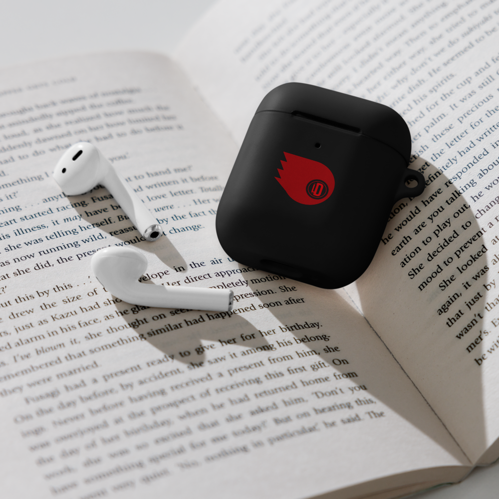 Funda AirPods® Luis Dener “Signal” – Estuche Negro con Diseño Gráfico y Logo LD